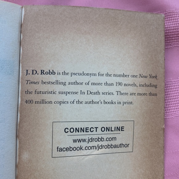 TREACHERY IN DEATH By J D Robb Paperback 372 Pages EUC - Picture 6 of 7